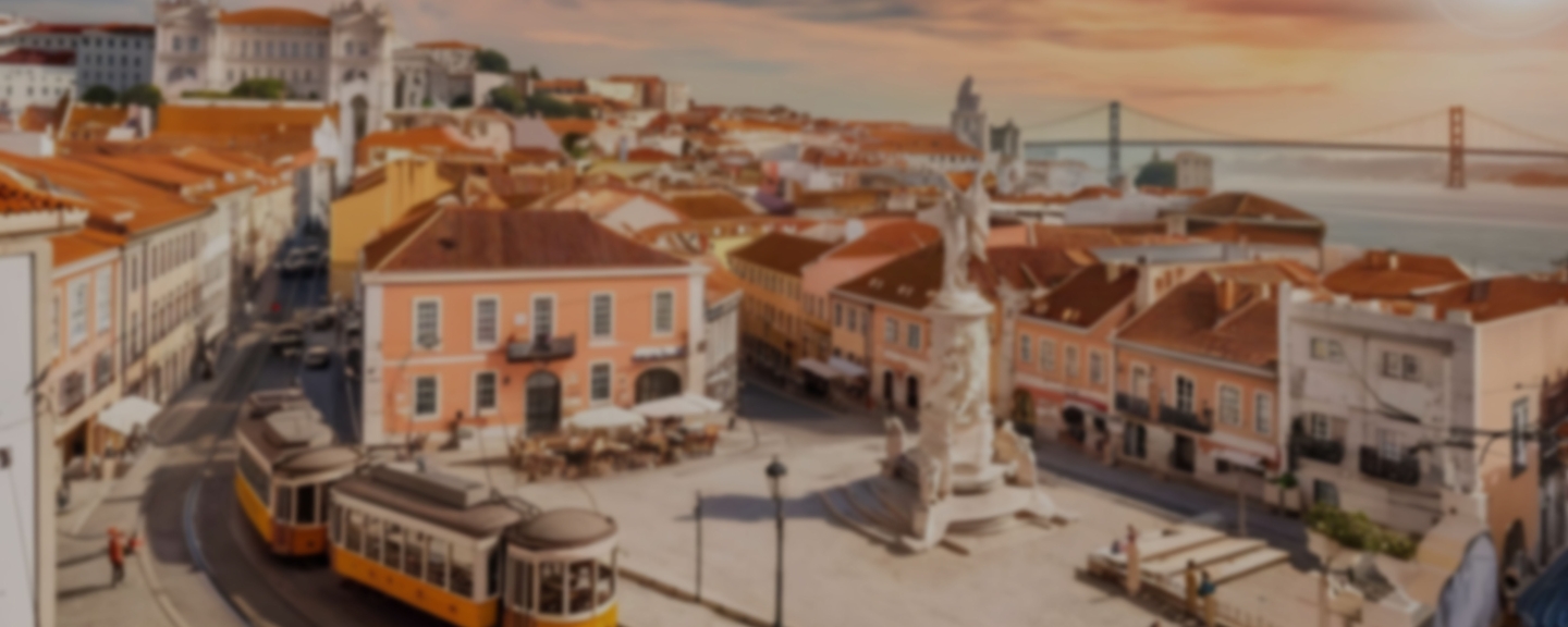 2historical-centre-lisbon-sunny-day-portugal blur