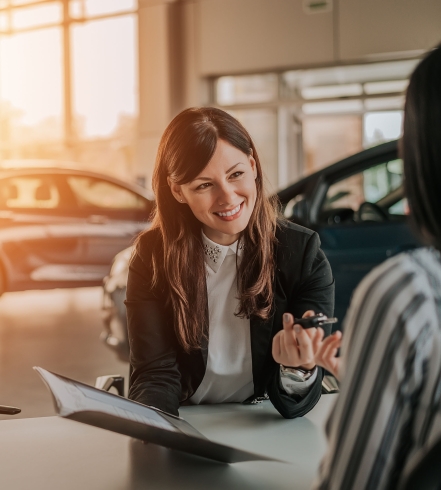 Woman-Meeting-Car