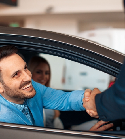 Handshake-People-Happy-Car