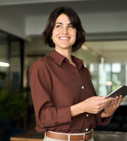 Image-Woman-Tablet