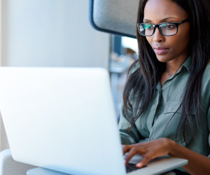 Woman-Black-Laptop_HPslider