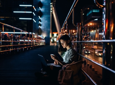 Woman-Technology-Laptop
