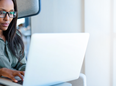 Woman-Black-Laptop_HPslider