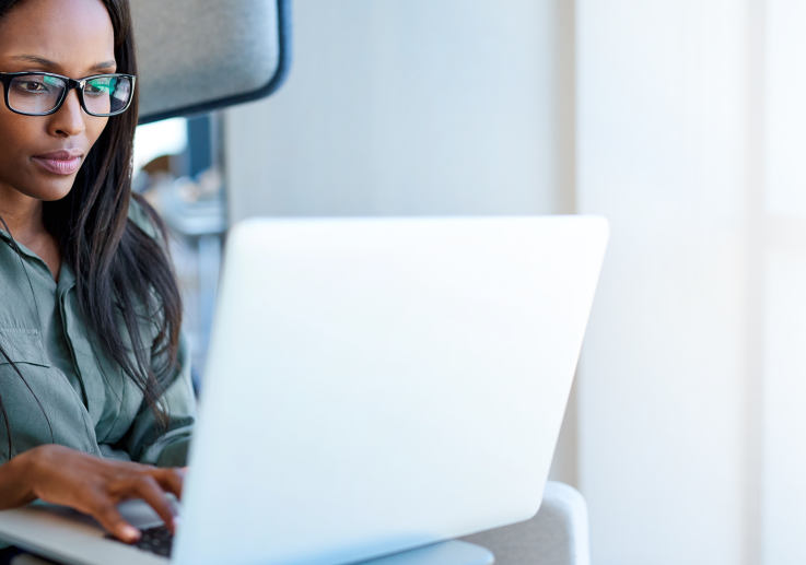 Woman-Black-Laptop_HPslider